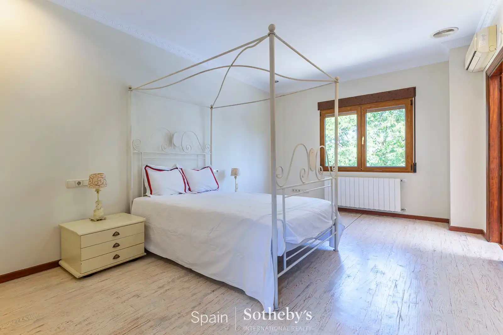 Dormitori de Casa o xalet en venda en Elche / Elx amb Aire condicionat, Calefacció i Jardí privat