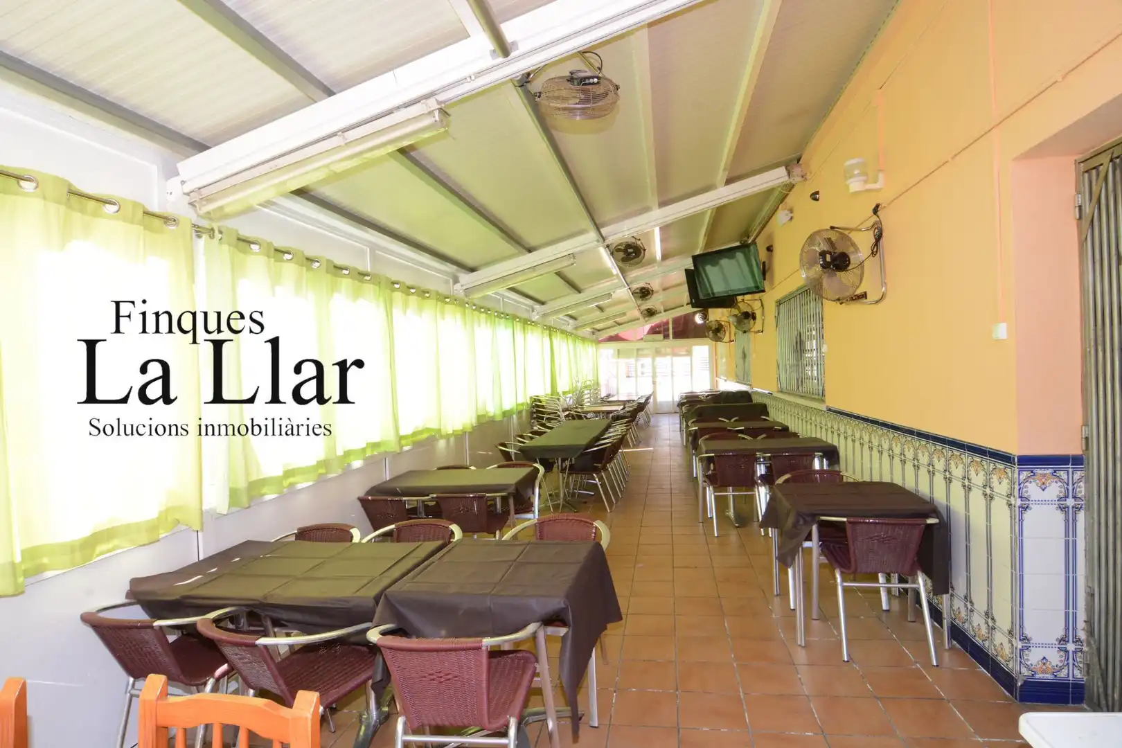 Commercial properties for sale in d'Ernest Lluch, Torrent Ballester