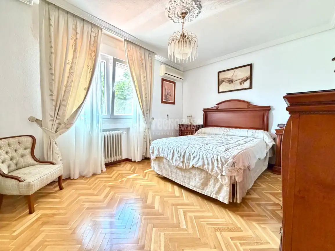Schlafzimmer von Wohnung zum Verkauf in Alcalá de Henares mit Klimaanlage, Heizung und Parkett