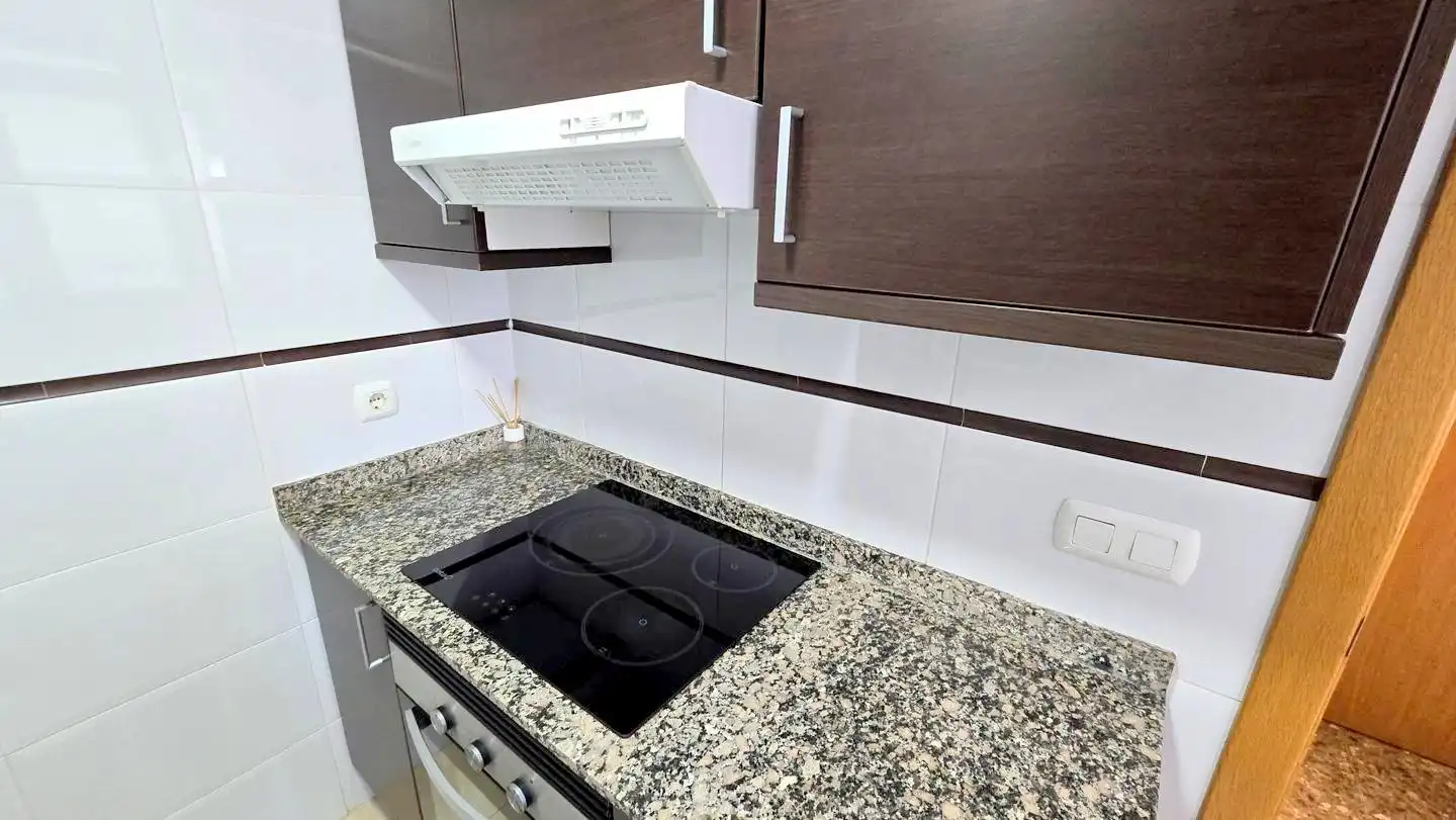 Cocina de Apartamento en venta en Gandia con Calefacción, Terraza y Trastero