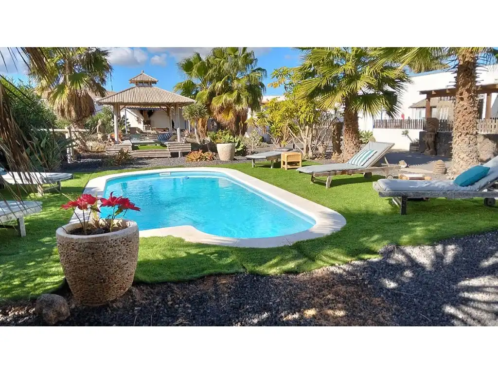 Piscina de Casa o xalet en venda en Lajares