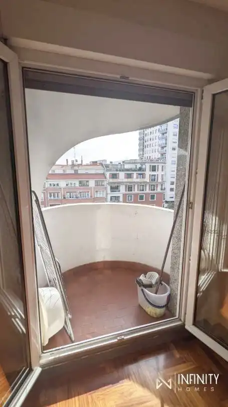 Flat with terrace to rent in Sabino Arana Etorbidea, imagen 5
