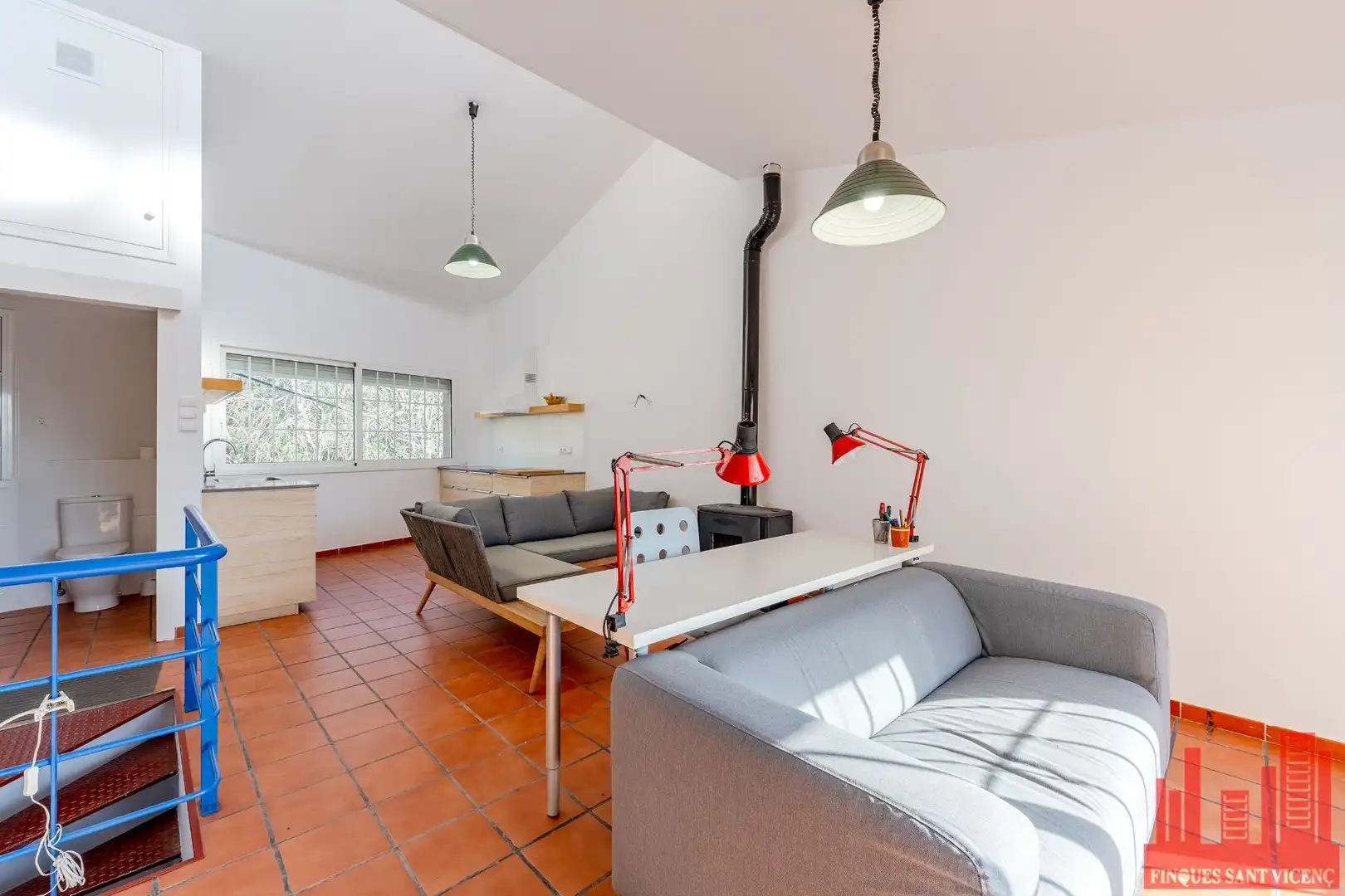 Sala de estar de Casa o chalet en venta en Sant Vicenç Dels Horts con Aire acondicionado, Calefacción y Jardín privado