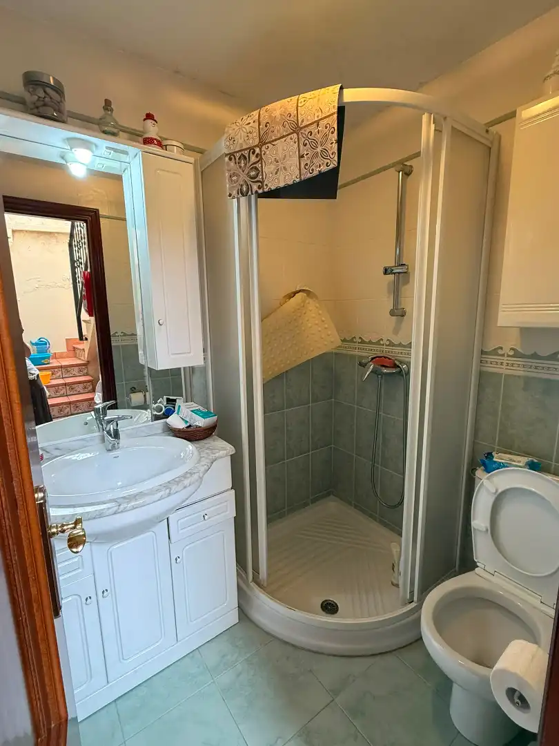 Baño de Casa adosada en venta en Fene con Calefacción, Parquet y Amueblado