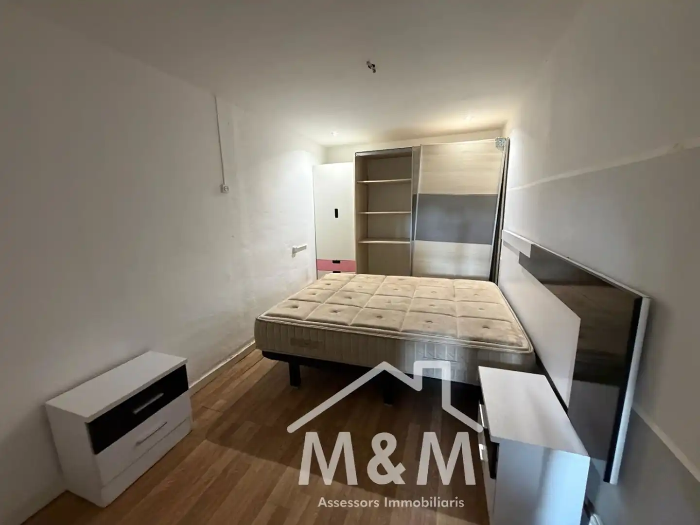 Bedroom of Apartments for sale in Gavà