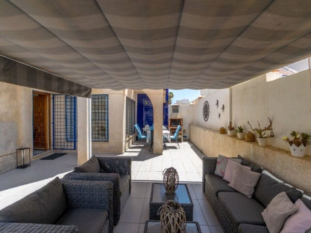 Terrassa de Casa o xalet en venda en Torrevieja