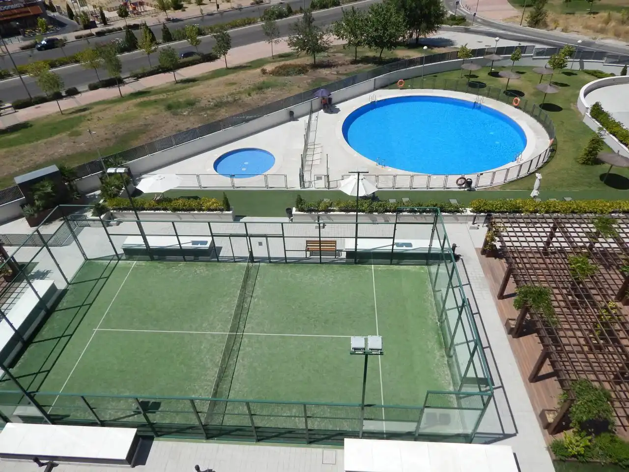 Piscina de Piso en venta en Madrid con Aire acondicionado, Calefacción y Jardín privado