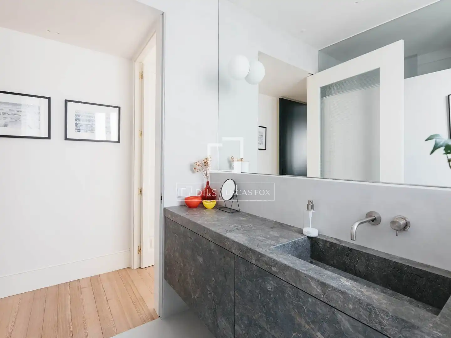 Bathroom of Flat for sale in Salamanca  with Air Conditioner, Furnished and Balcony
