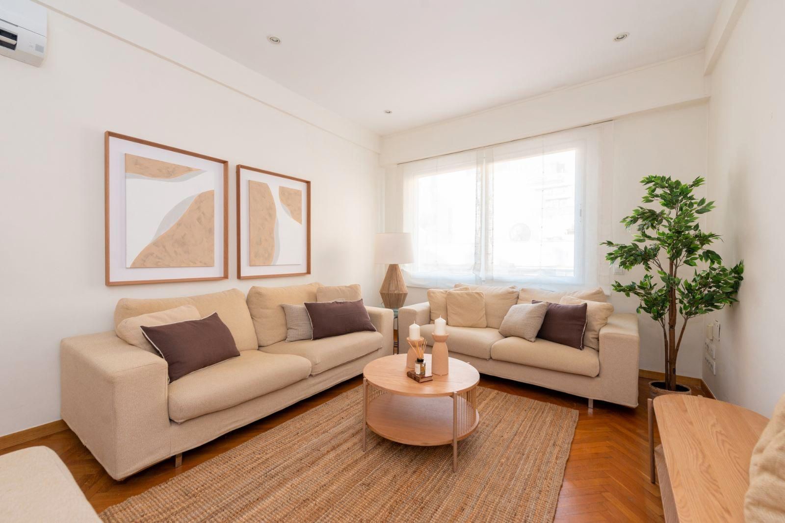 Living room of Flat to rent in  Barcelona Capital  with Air Conditioner, Heating and Parquet flooring