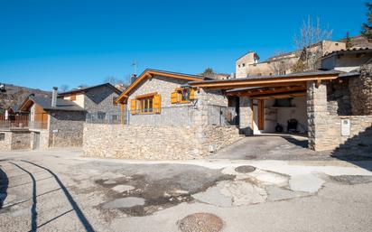 Vista exterior de Casa o xalet en venda en Prullans amb Calefacció, Parquet i Terrassa