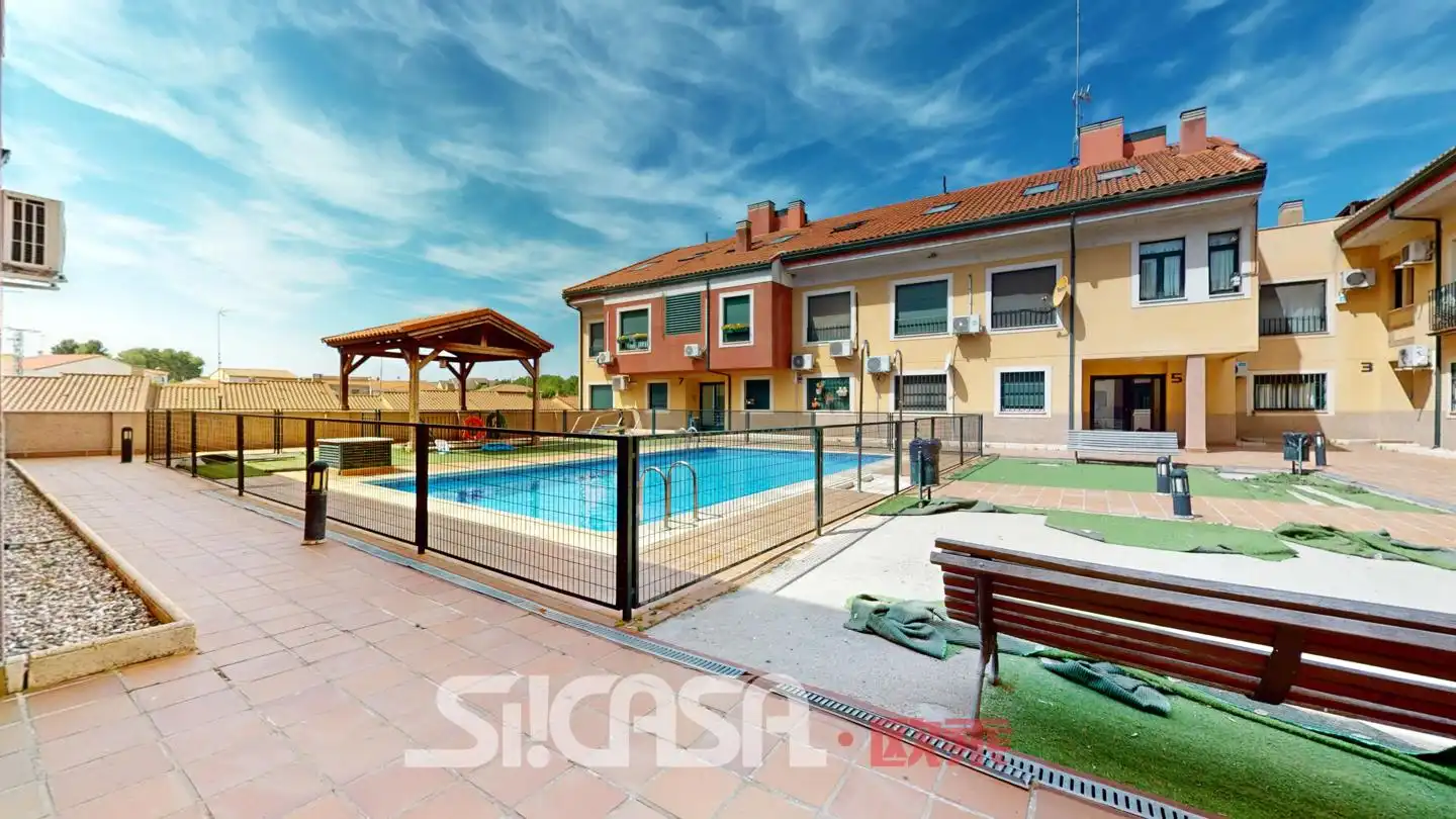 Swimming pool of Flat for sale in Esquivias  with Air Conditioner, Heating and Storage room