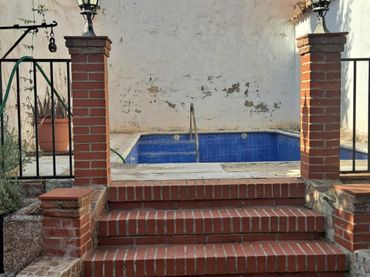Casa con balcone in vendita a Calle Trinidad N° 14