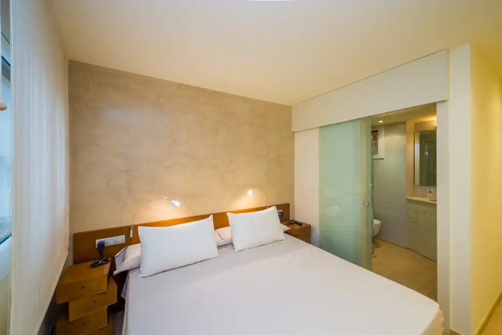 Schlafzimmer von Maisonette zum Verkauf in Calonge i Sant Antoni mit Klimaanlage, Heizung und Privatgarten