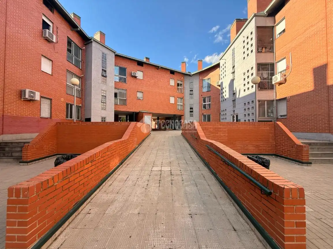 Außenansicht von Wohnung zum Verkauf in Madrid mit Klimaanlage, Heizung und Alarm