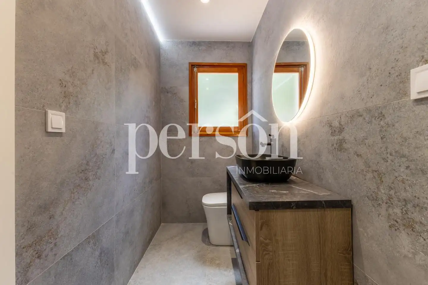 Bathroom of Houses for rent in Chiva  with Air Conditioner, Private garden and Terrace
