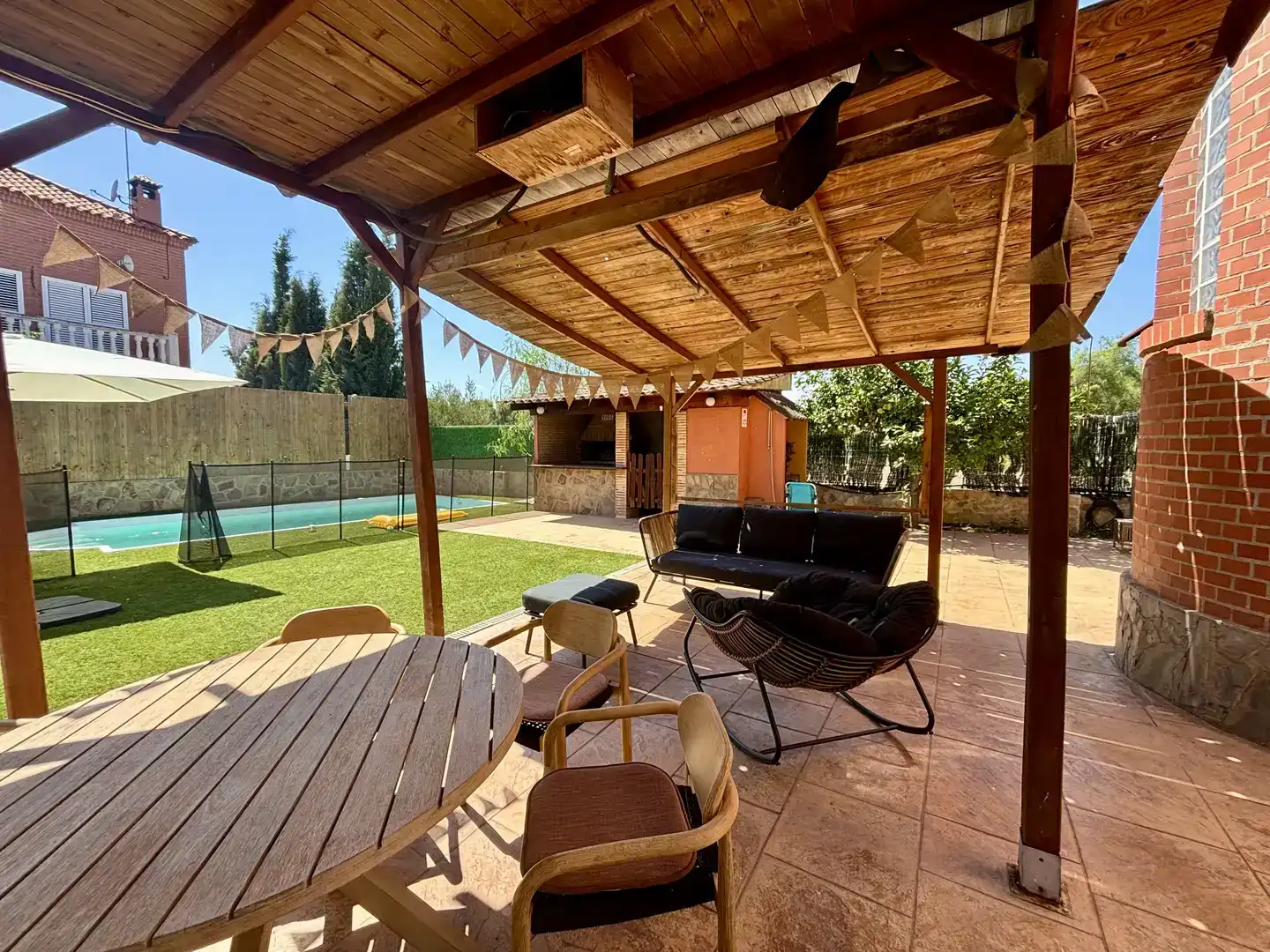 Terrace of Houses for sale in Moncada  with Air Conditioner, Swimming Pool and Balcony