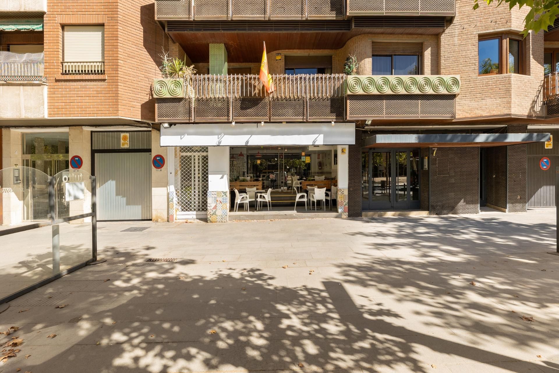 Premises to rent in  Granada Capital  with Air Conditioner and Terrace