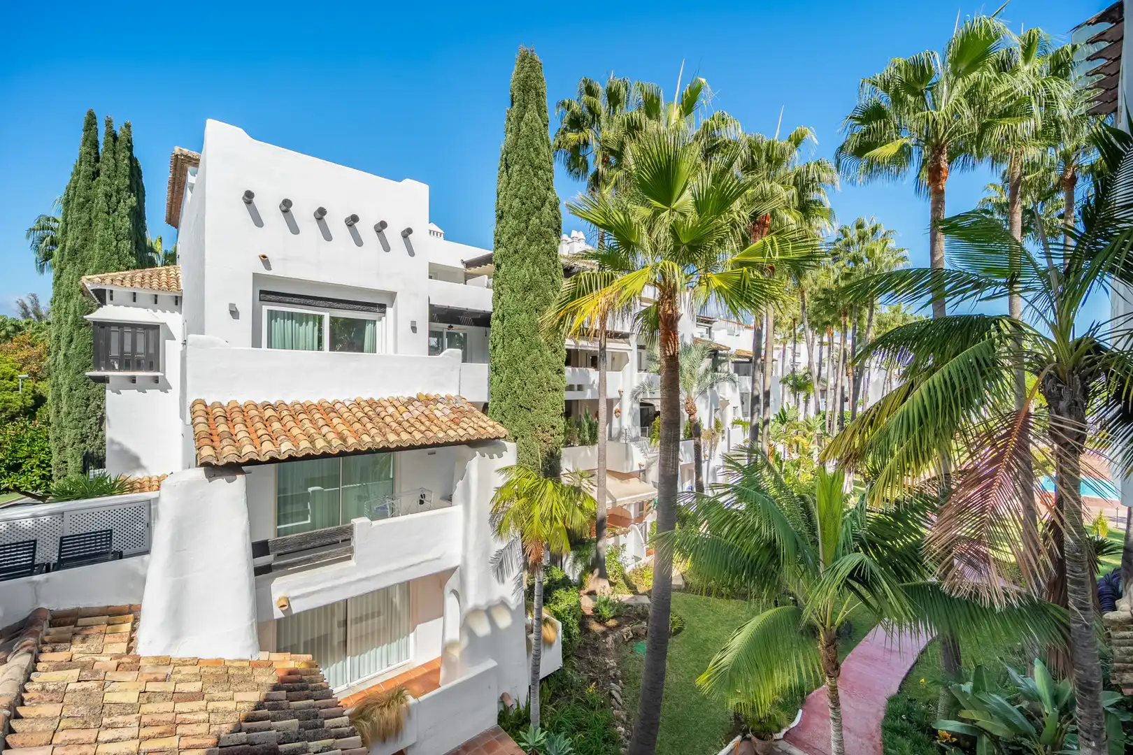 Vista exterior de Ático en venta en Marbella con Aire acondicionado, Terraza y Trastero