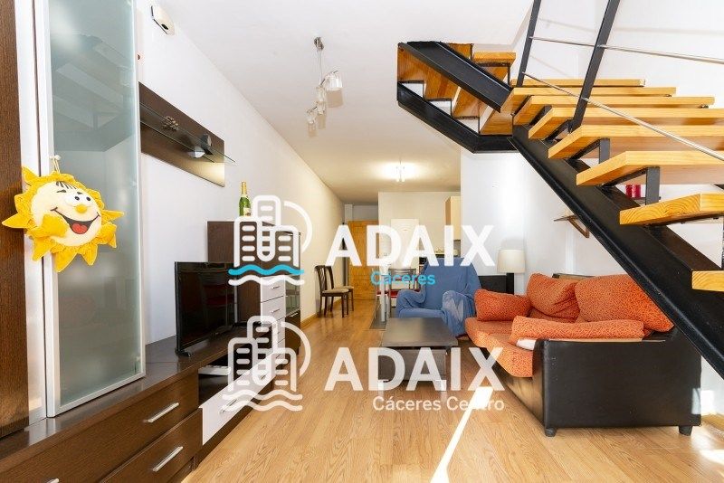 Exterior view of House or chalet for sale in Cáceres Capital  with Air Conditioner, Heating and Terrace