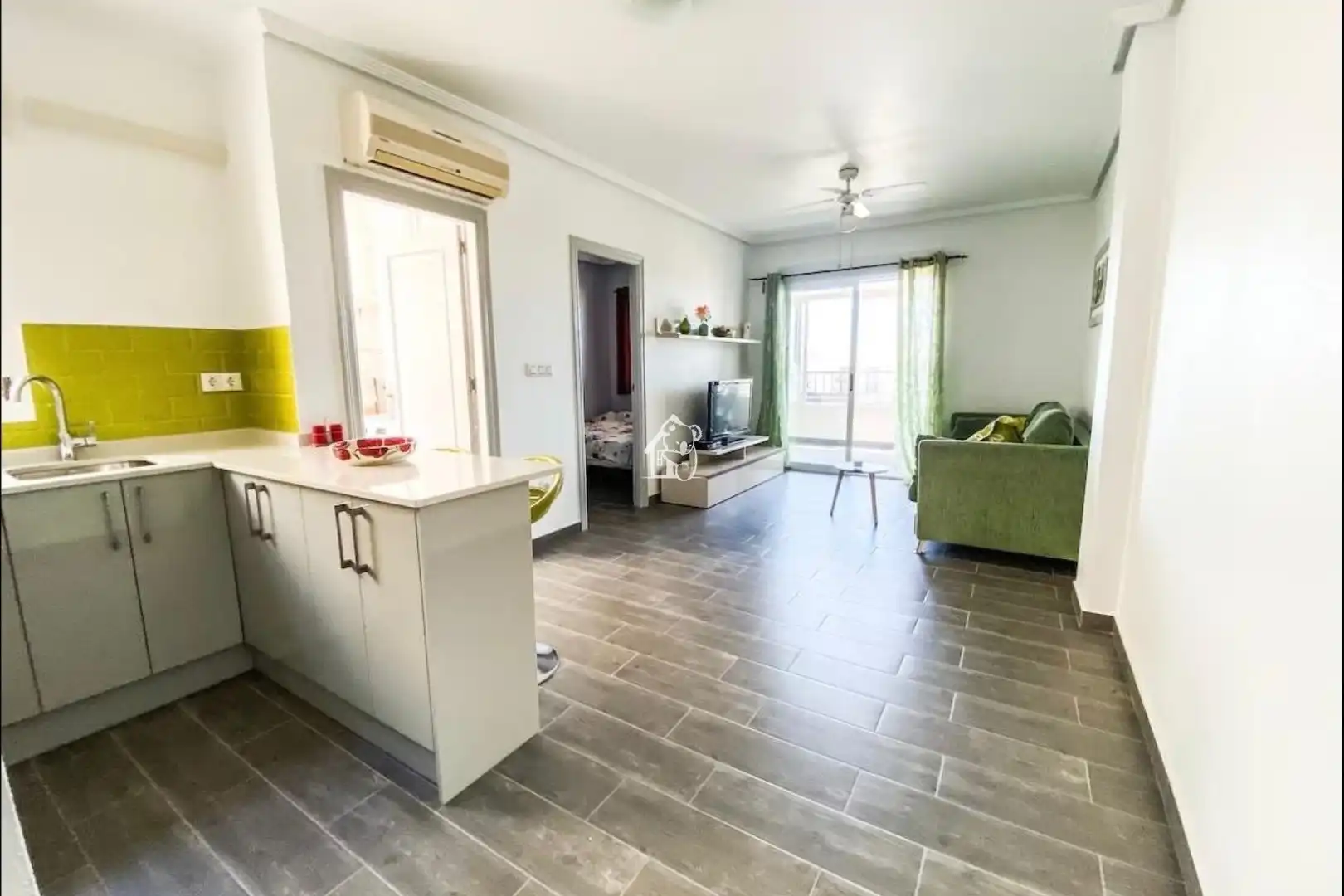 Wohnzimmer von Wohnungen zur Miete in Orihuela mit Klimaanlage, Terrasse und Schwimmbad