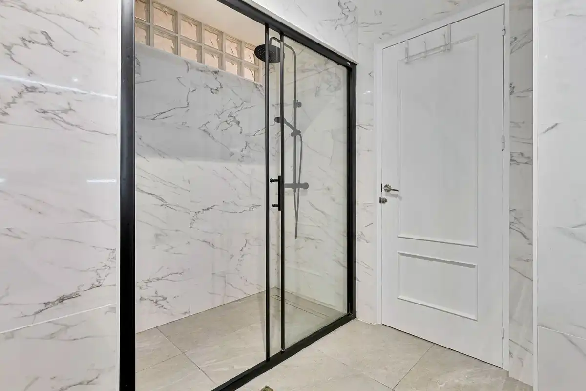 Bathroom of Houses for sale in Ojén  with Air Conditioner, Private garden and Swimming Pool