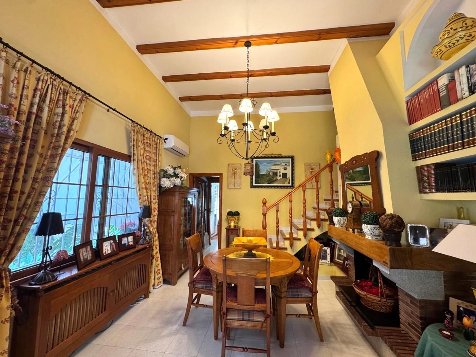 Menjador de Casa o xalet en venda en Miramar amb Aire condicionat, Jardí privat i Jacuzzi