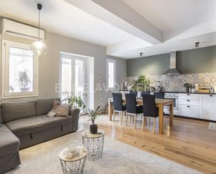 Sala d'estar de Apartament en venda en  Barcelona Capital amb Aire condicionat, Terrassa i Balcó