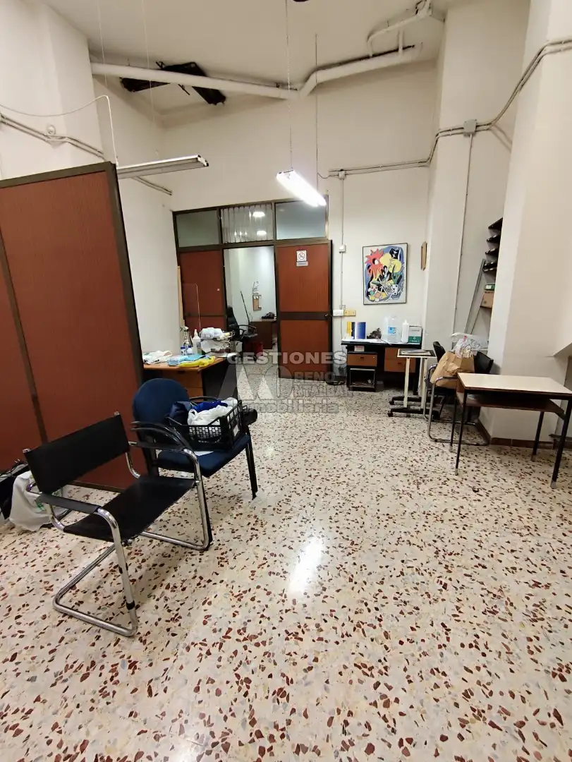 Business premises for sale in Calle Pintor Francisco Pradilla, imagen 3