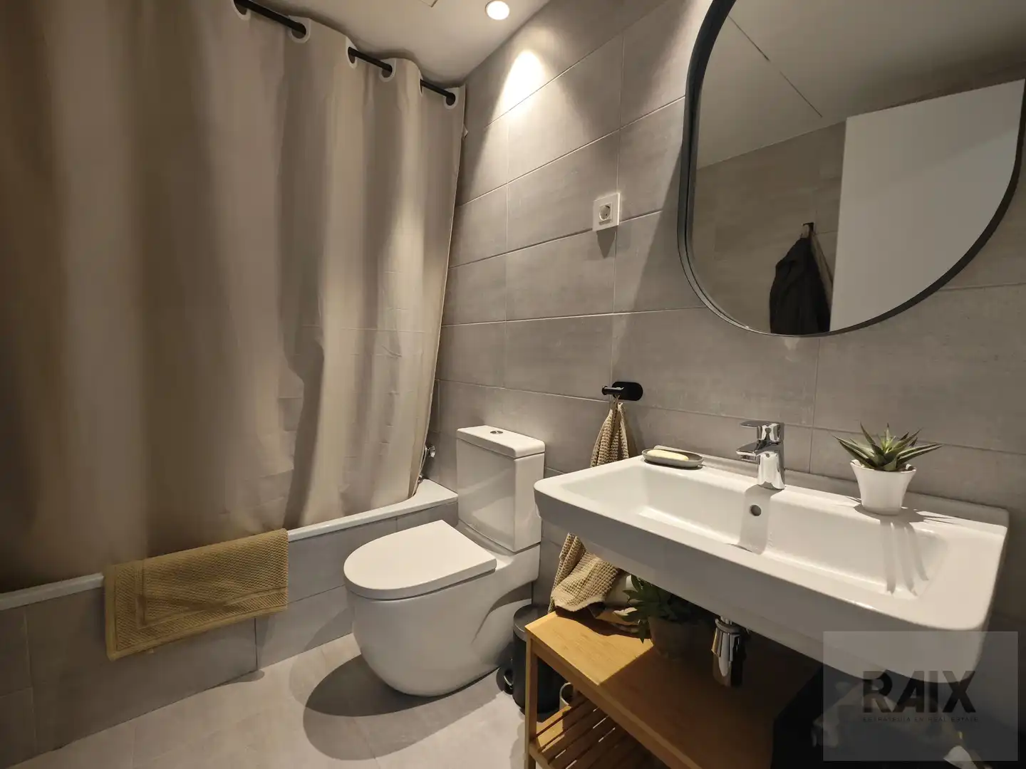 Dúplex con ascensor en venta en esq. Ctra. de Montcada ), imagen 19