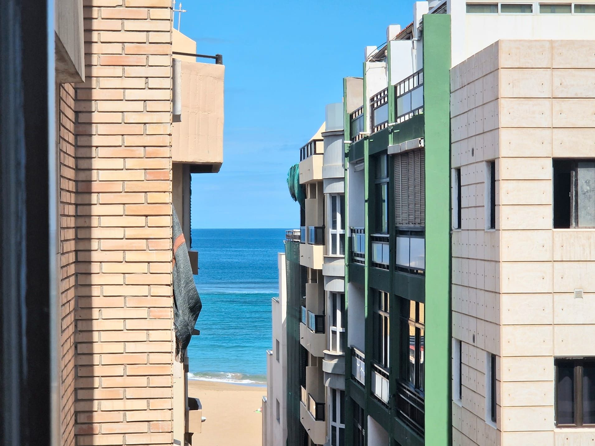 Vista exterior de Piso en venta en Las Palmas de Gran Canaria con Balcón y Internet