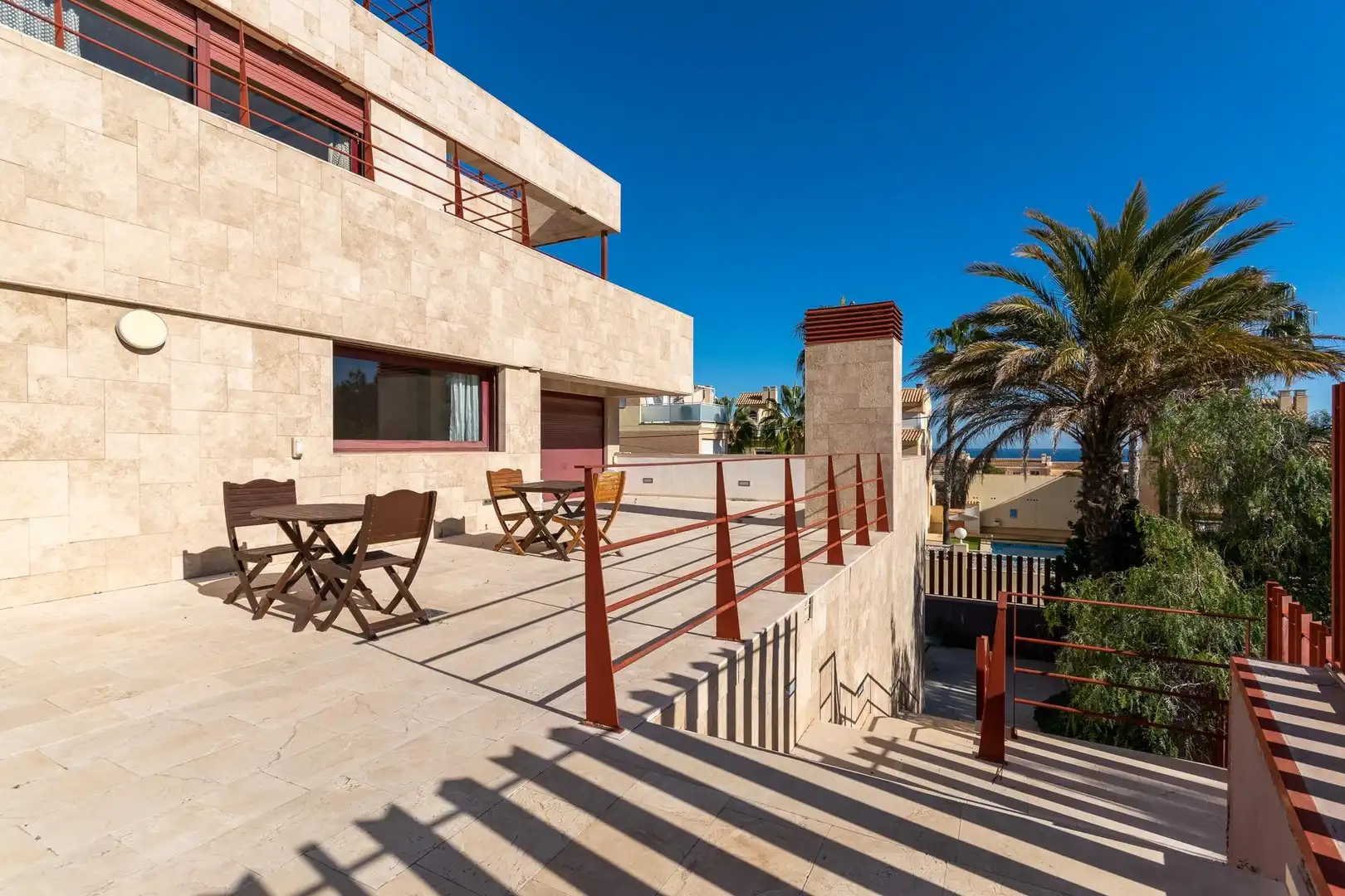 Terraza de Casa o chalet en venta en Alicante / Alacant con Aire acondicionado, Calefacción y Jardín privado