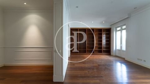 Photo 4 of Flat for rent in C. del Monte Esquinza, Almagro, Madrid Capital