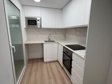 Appartamento con balcone in affitto a Carrer Nou de Sant Pere