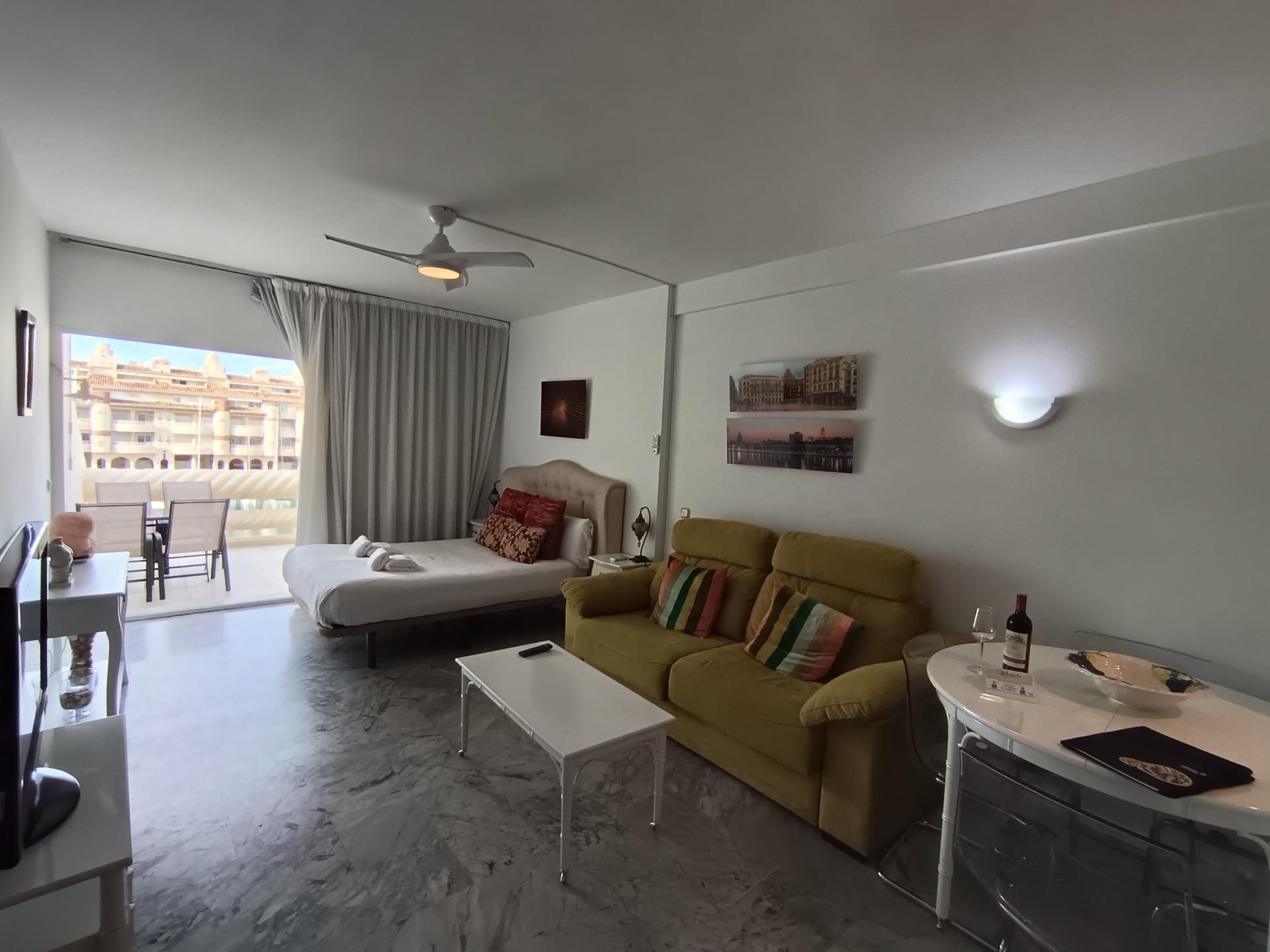 Dormitori de Estudi en venda en Benalmádena amb Aire condicionat, Jardí privat i Terrassa