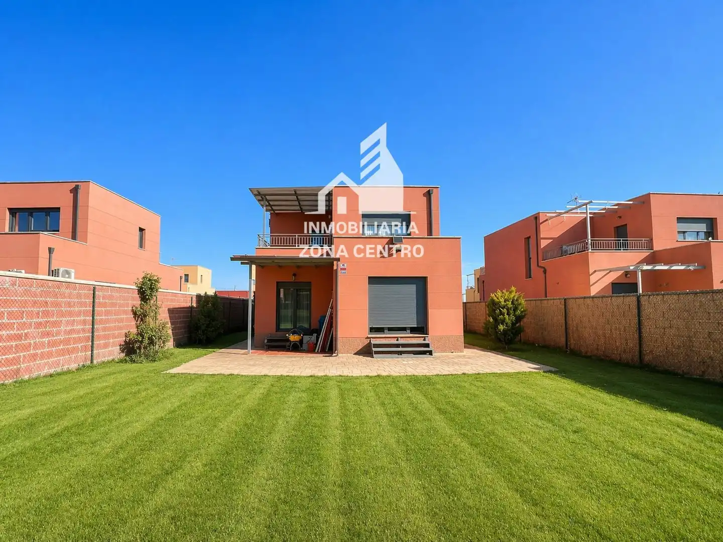 Vista exterior de Casa o xalet en venda en Grijota amb Calefacció, Jardí privat i Terrassa