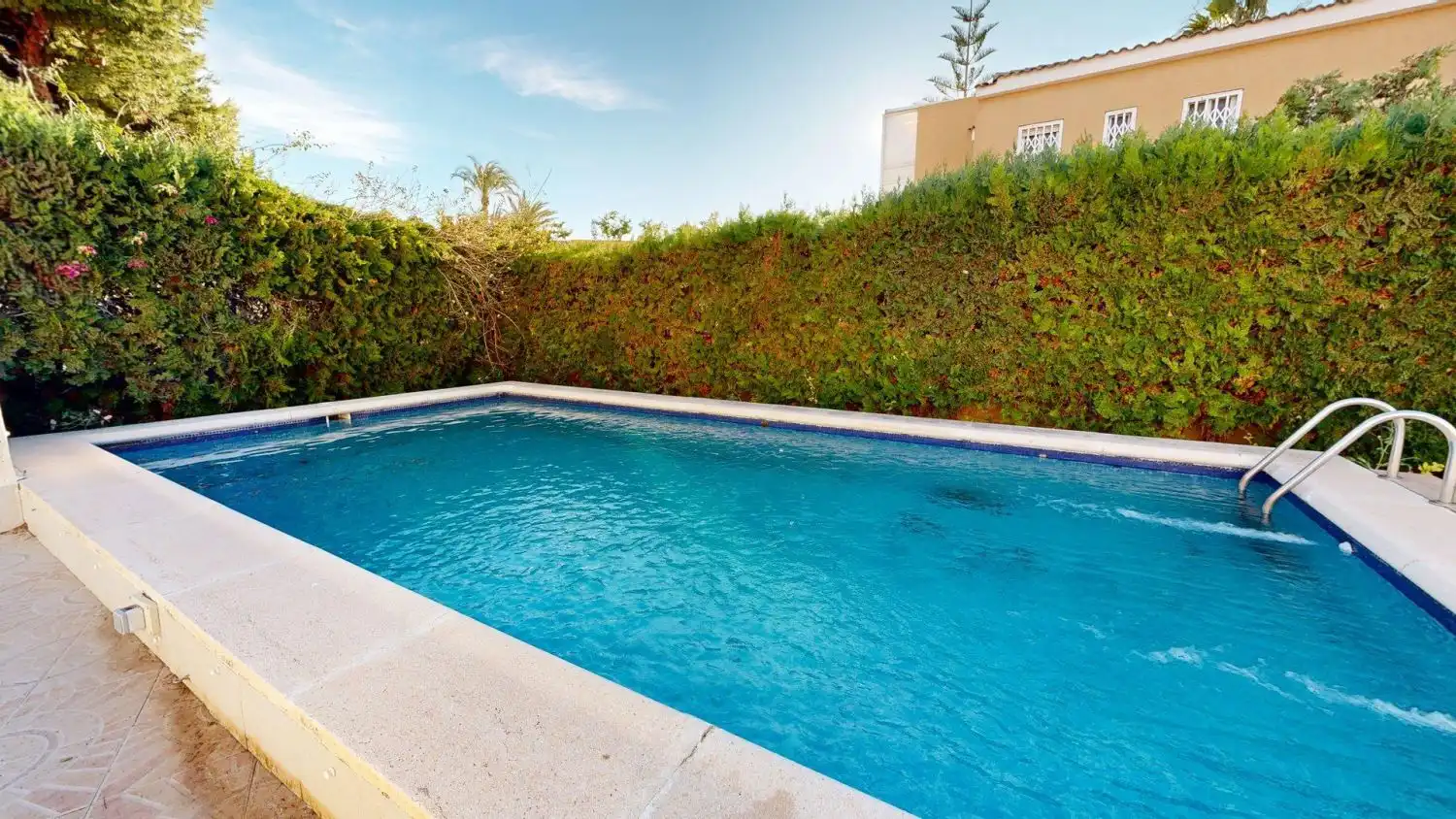 Swimming pool of Houses for sale in El Campello  with Air Conditioner