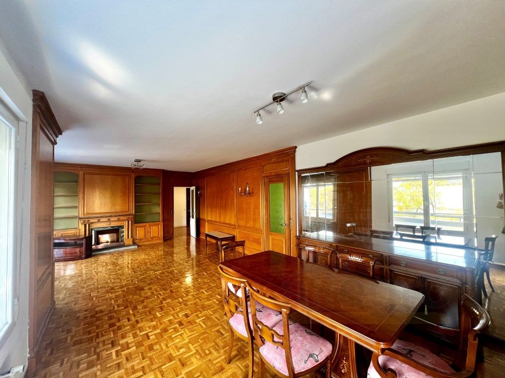 Dining room of Flat for sale in  Madrid Capital