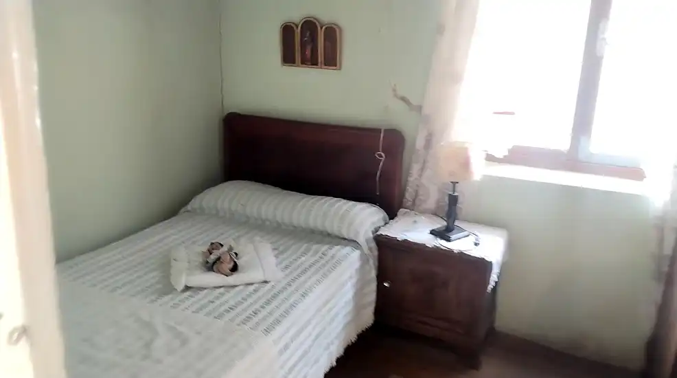 Habitación de Finca rústica en venta en Salas con Amueblado