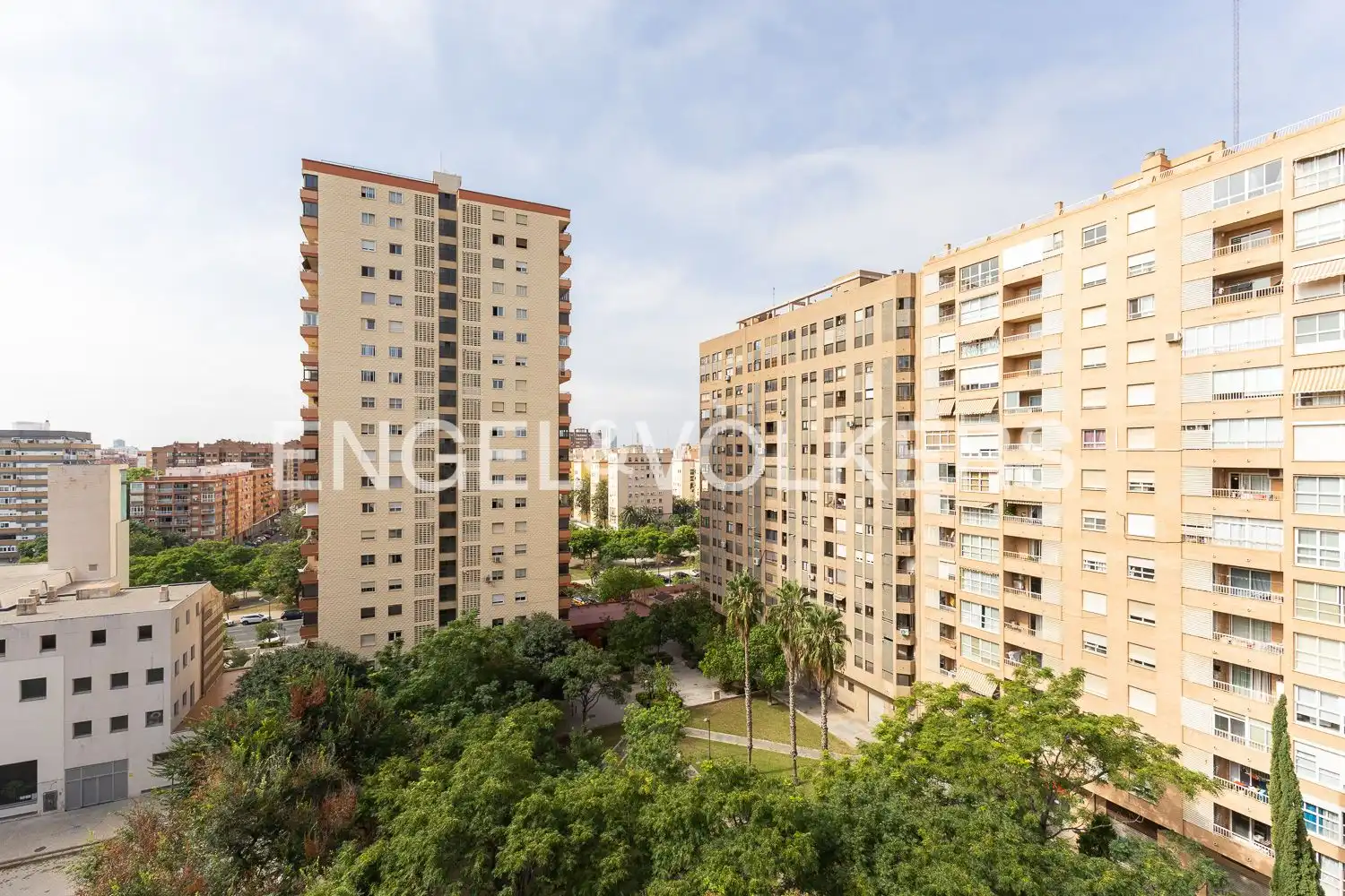Außenansicht von Wohnung zur Miete in Valencia mit Klimaanlage, Heizung und Terrasse