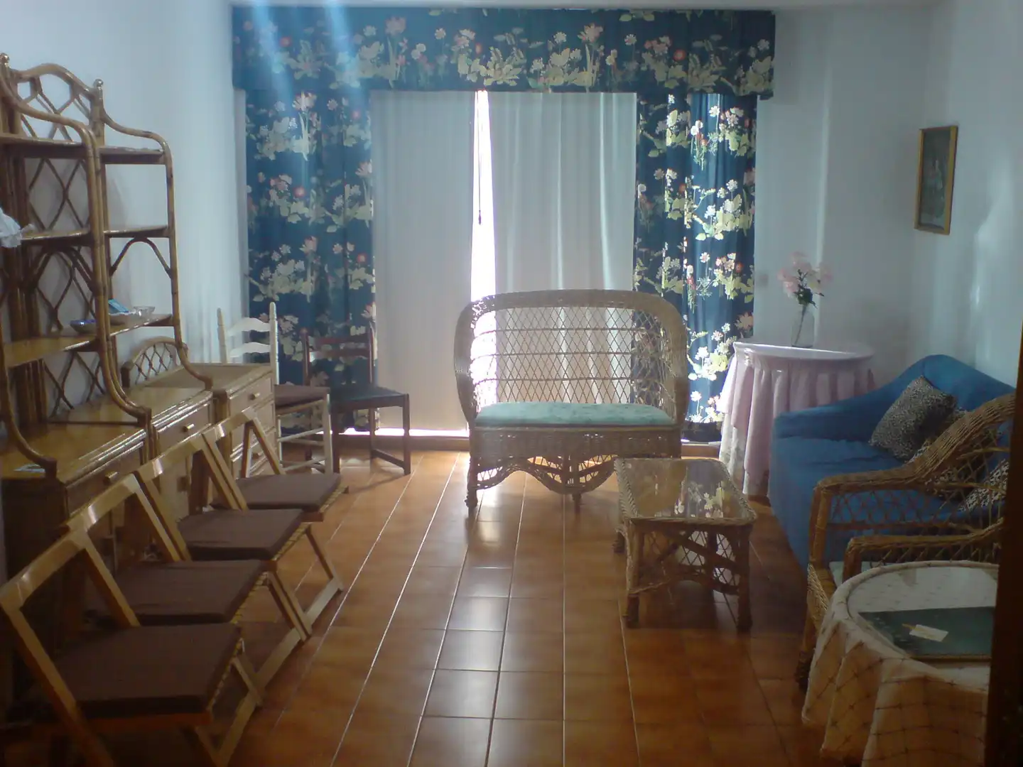 Sala d'estar de Pis en venda en Santiago de Compostela  amb Calefacció, Terrassa i Moblat