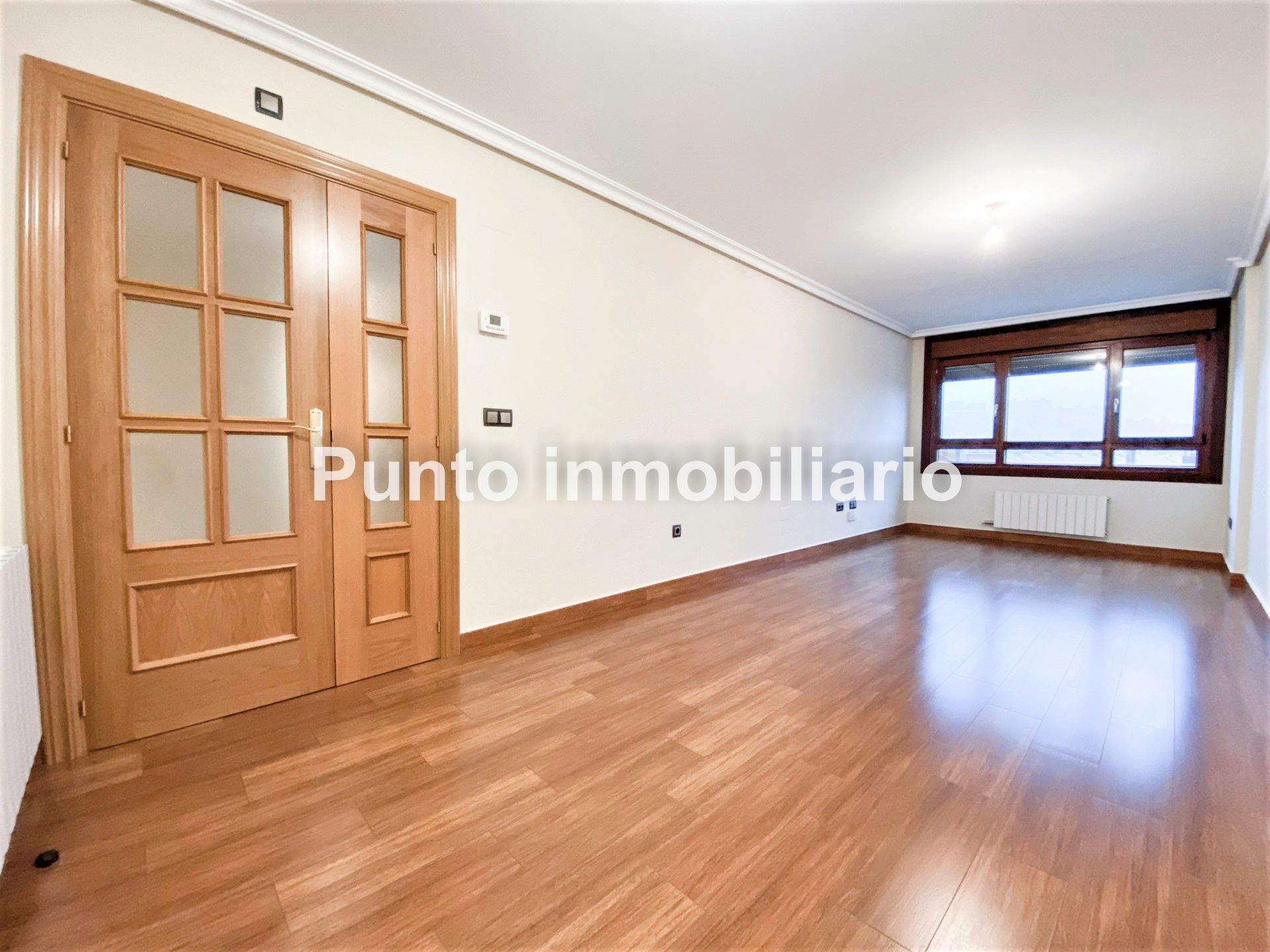 Sala de estar de Apartamento de alquiler en Arroyo de la Encomienda con Calefacción, Trastero y Piscina comunitaria