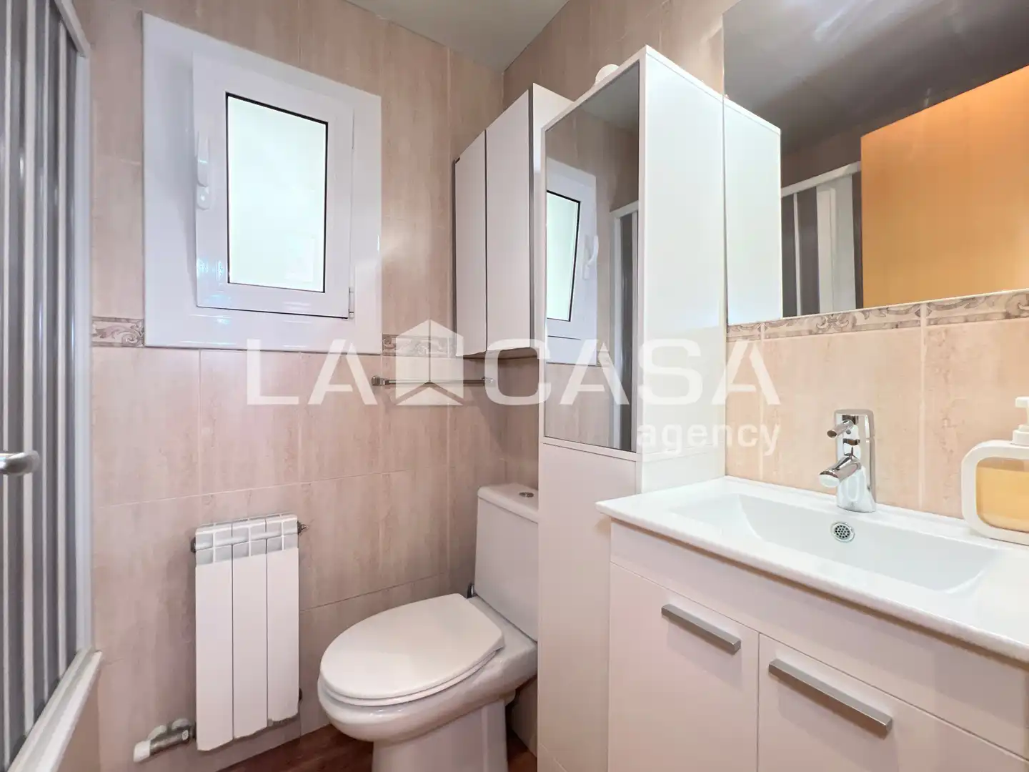 Bathroom of Flat for sale in Badalona  with Heating and Balcony