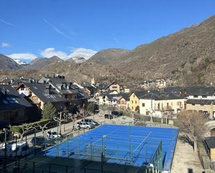 Vista exterior de Àtic en venda en Esterri d'Àneu amb Calefacció