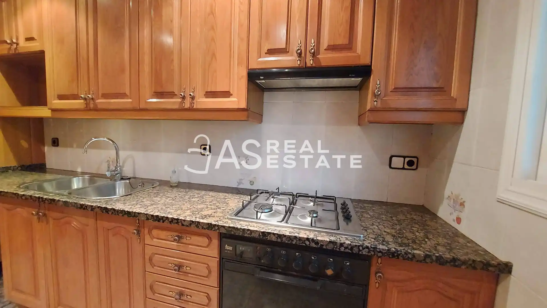 Cocina de Piso en venta en Badia del Vallès con Amueblado