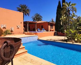 Piscina de Casa o xalet en venda en La Nucia amb Aire condicionat, Jardí privat i Terrassa