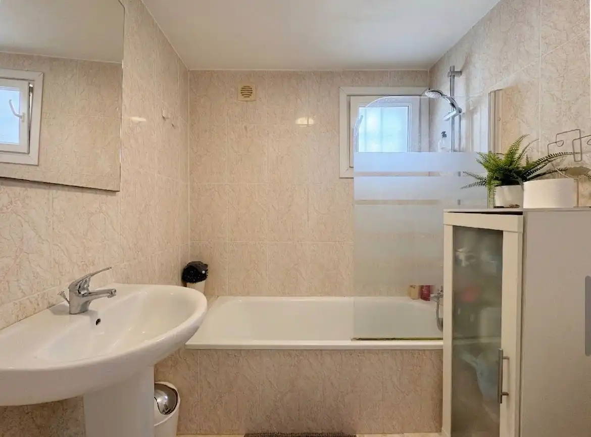 Badezimmer von Wohnung zum Verkauf in Mijas mit Klimaanlage, Terrasse und Möbliert