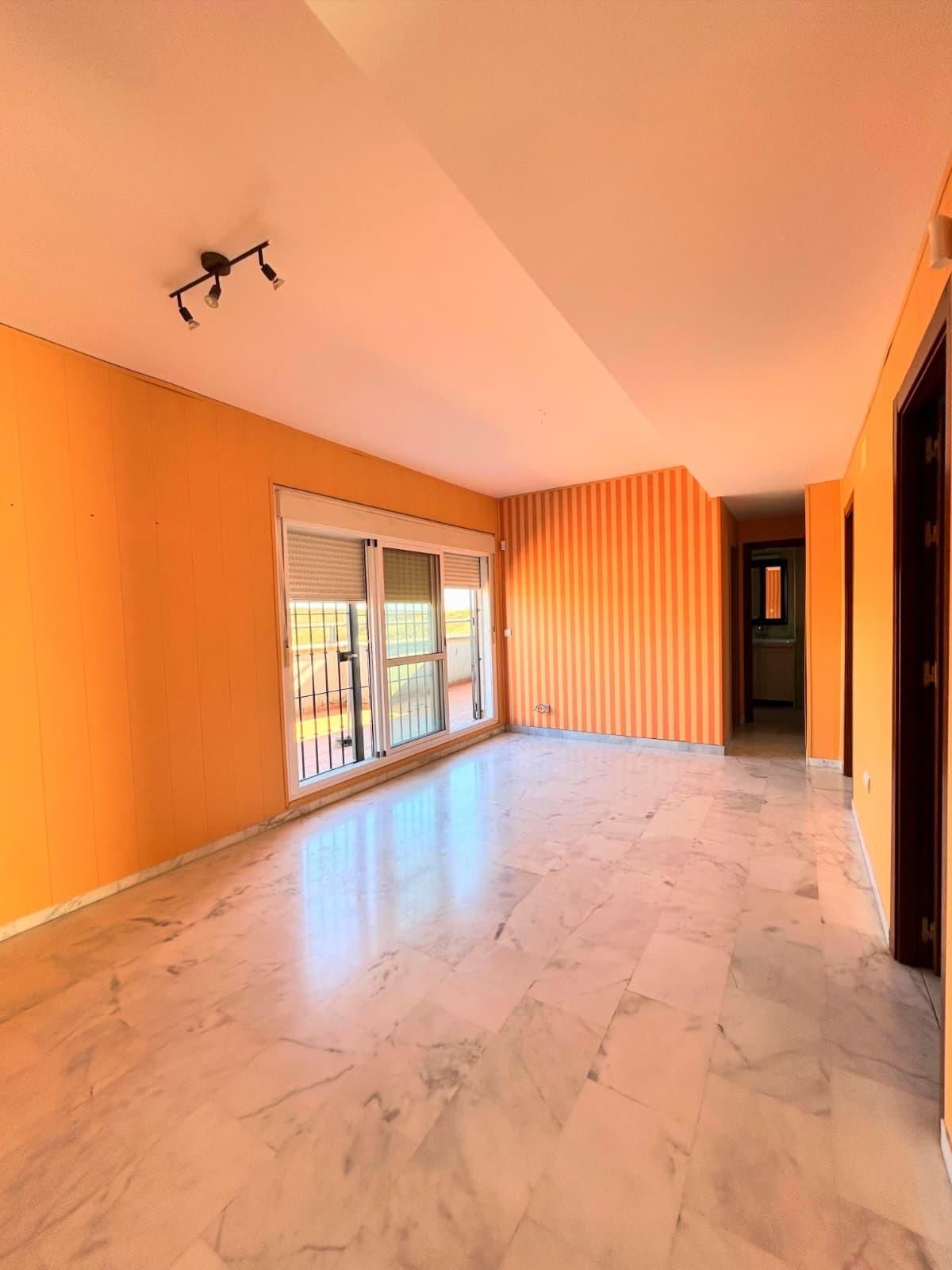 Habitación de Ático en venta en Burguillos con Terraza, Balcón y Alarma