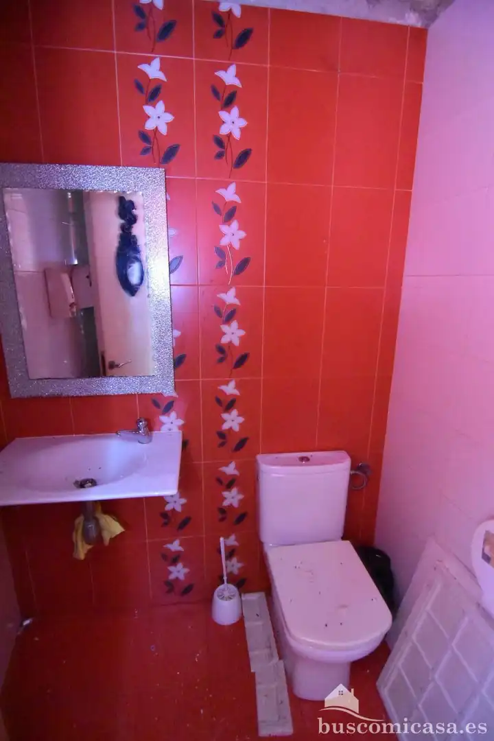 Bathroom of Commercial properties for sale in Linares  with Air Conditioner