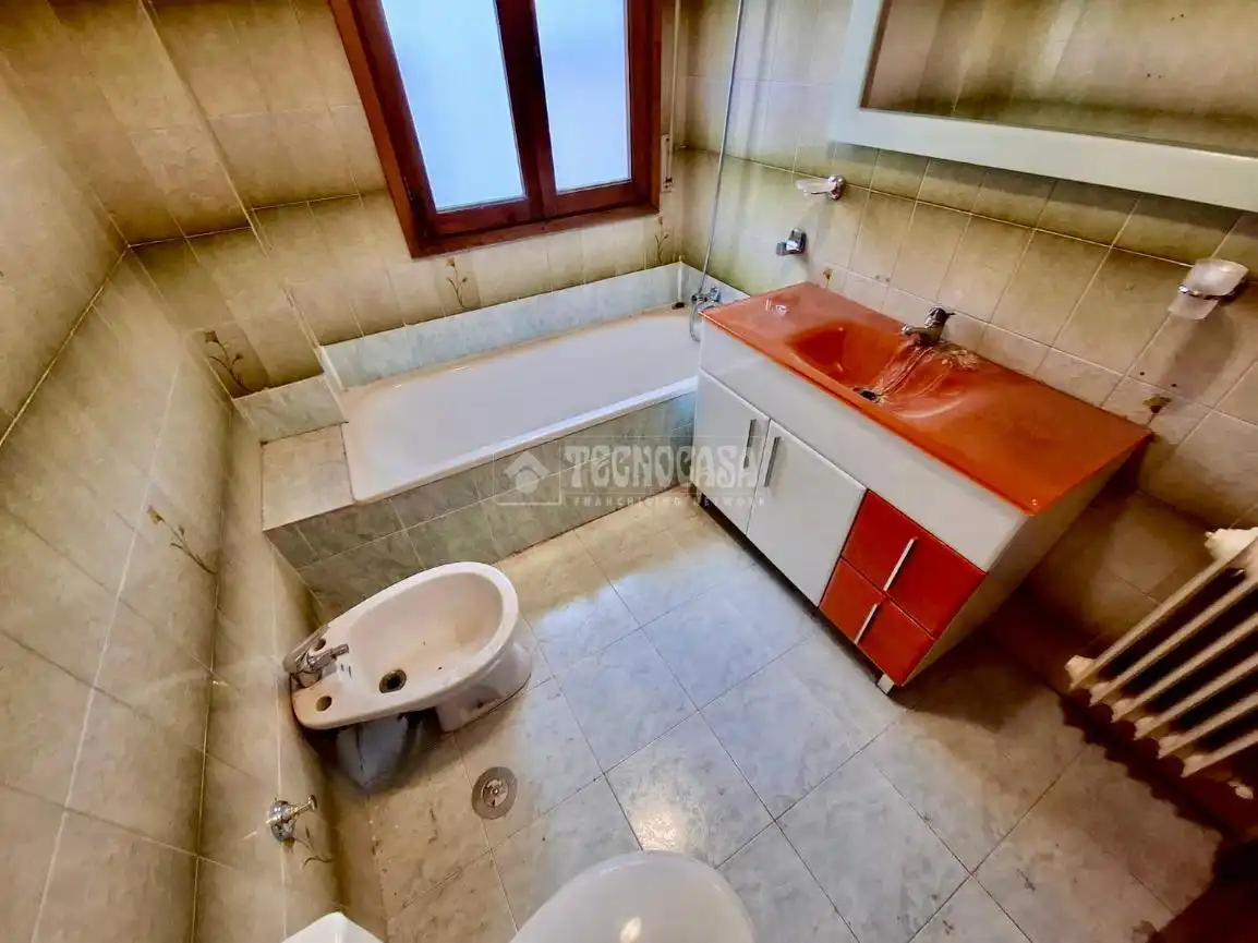 Baño de Piso en venta en Ávila con Calefacción