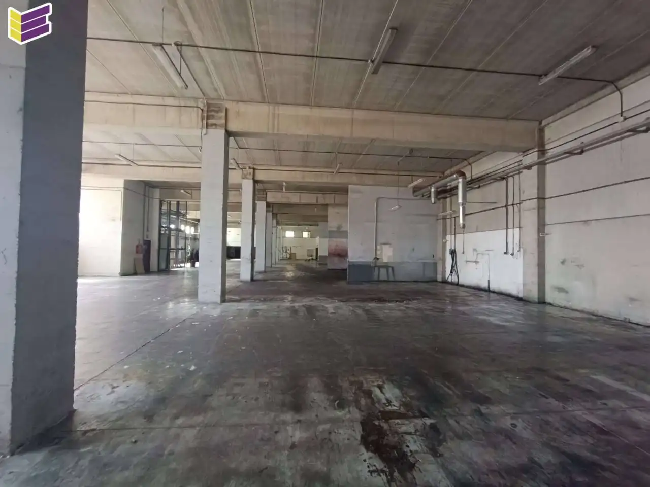 Nau industrial en venda en Vigo  amb Calefacció